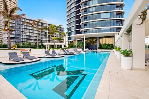 Day, Swimming pool, sunbed
