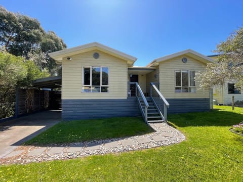 Property building, Spring, Day, Garden, Garden view