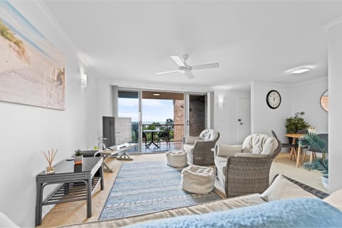 TV and multimedia, Living room, Photo of the whole room, Seating area