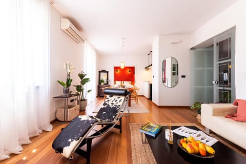 Living room, Dining area, kitchen