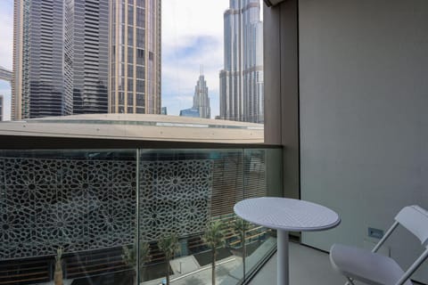 Day, View (from property/room), Balcony/Terrace, Seating area, City view