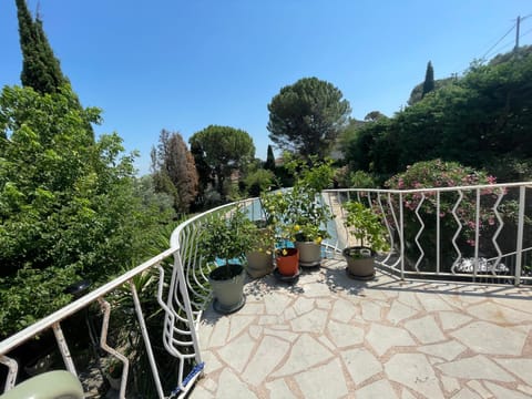 Orange villa Villa in Provence-Alpes-Côte d'Azur