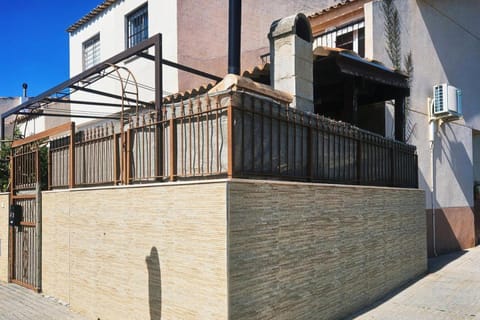 Property building, Day