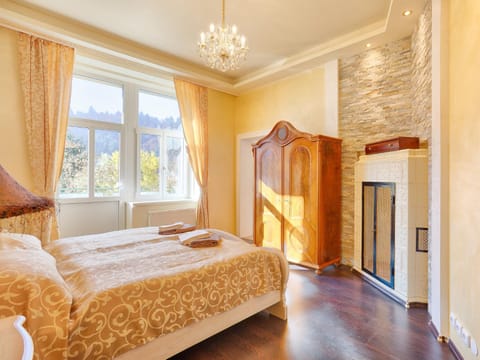 Day, Photo of the whole room