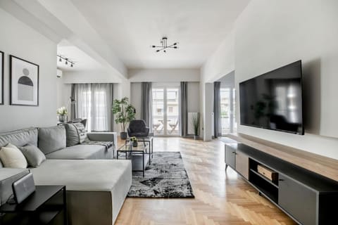 TV and multimedia, Living room, Seating area, air conditioner