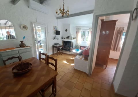 TV and multimedia, Kitchen or kitchenette, Living room