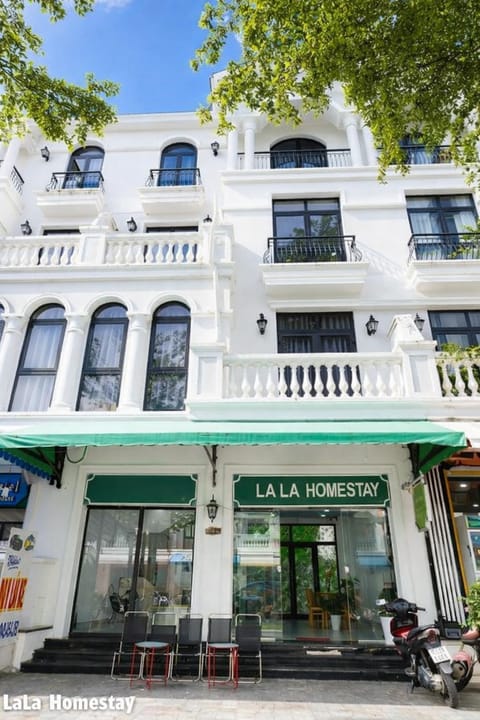 Property building, Day