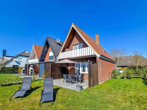 Property building, Garden, Balcony/Terrace, sunbed