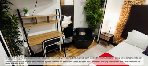 Shower, Bed, Bathroom, TV and multimedia, Kitchen or kitchenette, Photo of the whole room, Bedroom, heating, stove, towels, elevator