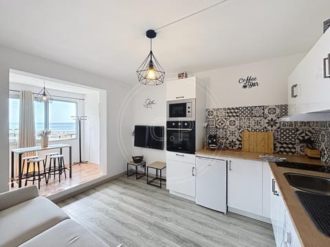 TV and multimedia, Kitchen or kitchenette, Dining area, oven, pet friendly, stove