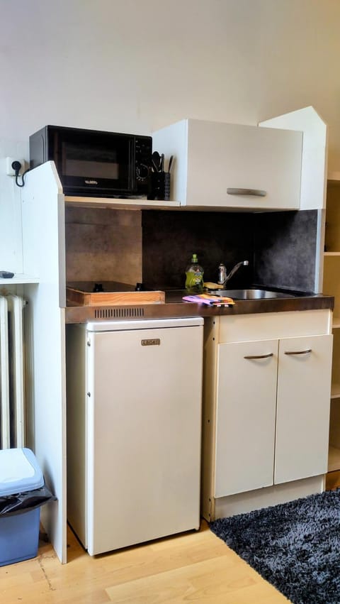 Chambre - Studette Indépendante Zola Apartment hotel in Saint-Herblain