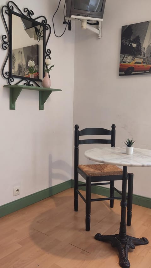 Chambre - Studette Indépendante Zola Apartment hotel in Saint-Herblain