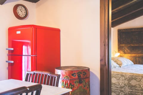 Kitchen or kitchenette, Bedroom