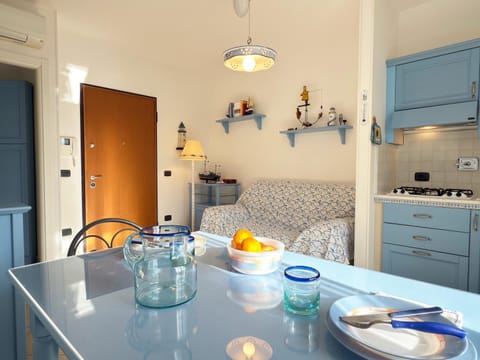 Living room, Dining area, kitchen