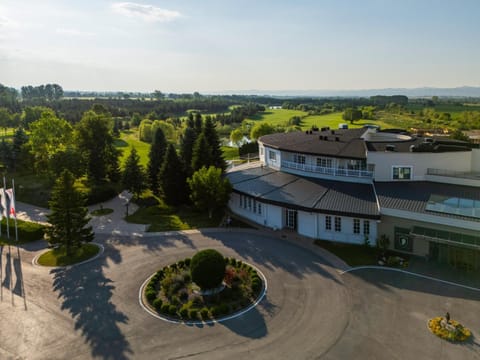 Property building, Day, Natural landscape, Bird's eye view, Location