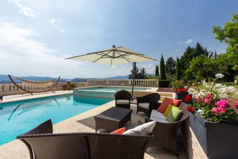 Luxury villa for 18 people with heated pool near Cannes Villa in Mouans-Sartoux