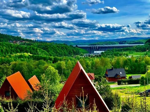Property building, Nearby landmark, Day, Natural landscape, Lake view, Landmark view, Mountain view