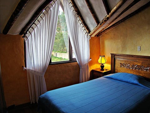 Bedroom, Mountain view