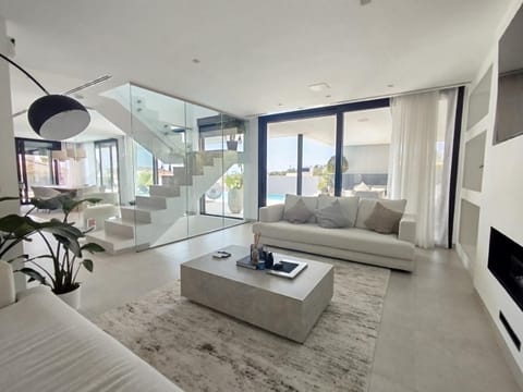 TV and multimedia, Living room, Seating area