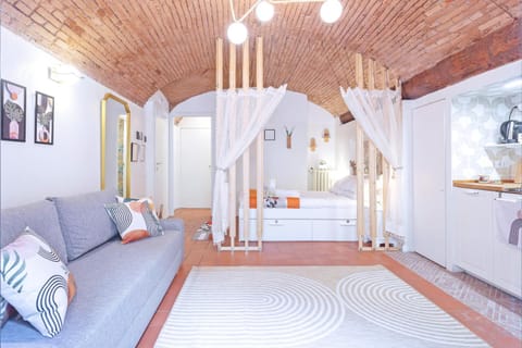 Bed, Kitchen or kitchenette, Living room, Photo of the whole room, Seating area, Bedroom, kitchen