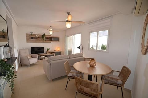 TV and multimedia, Living room, Dining area
