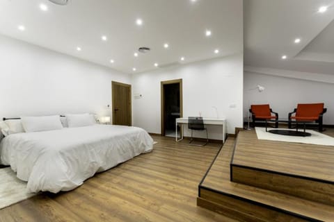 Photo of the whole room, Seating area, Bedroom