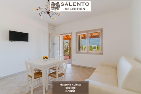 Dining area, Text overlay