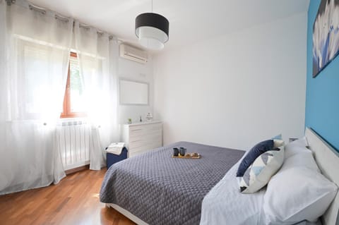 Living room, Bedroom