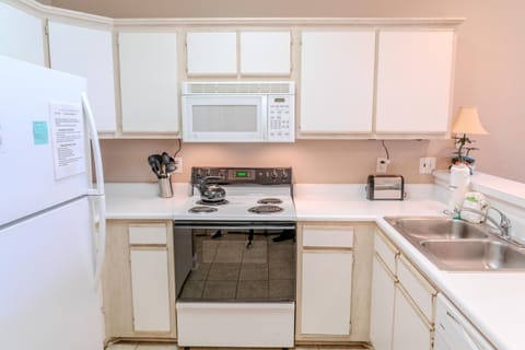 Spacious 2 BR Condo-Golf Course Views! River Oaks 65-M House in Carolina Forest