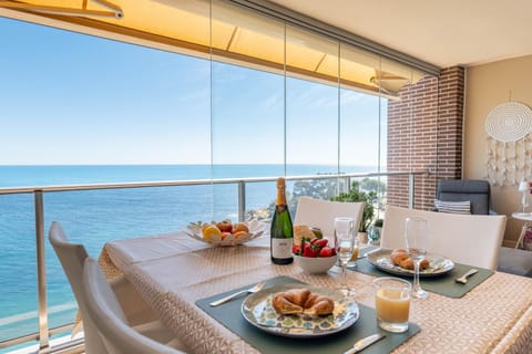 Natural landscape, View (from property/room), Balcony/Terrace, Balcony/Terrace, Dining area, Sea view