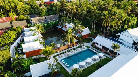 Property building, Day, Bird's eye view, Pool view, Swimming pool