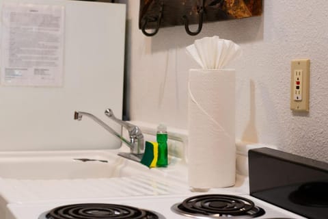 Columbine Charming Cabin, 1 block from the lake, in town, 5 min to RMNP Cabin in Grand Lake