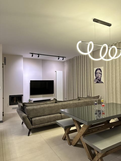 Communal lounge/ TV room, TV and multimedia, Living room