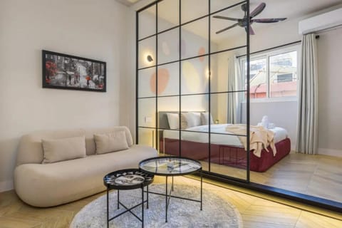 Bed, Living room, Bedroom, air conditioner