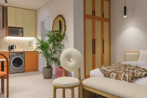Bed, Kitchen or kitchenette, Photo of the whole room, Bedroom, wardrobe, washing machine