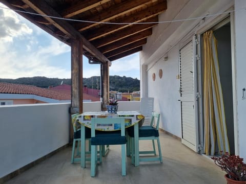View (from property/room), Balcony/Terrace, Dining area