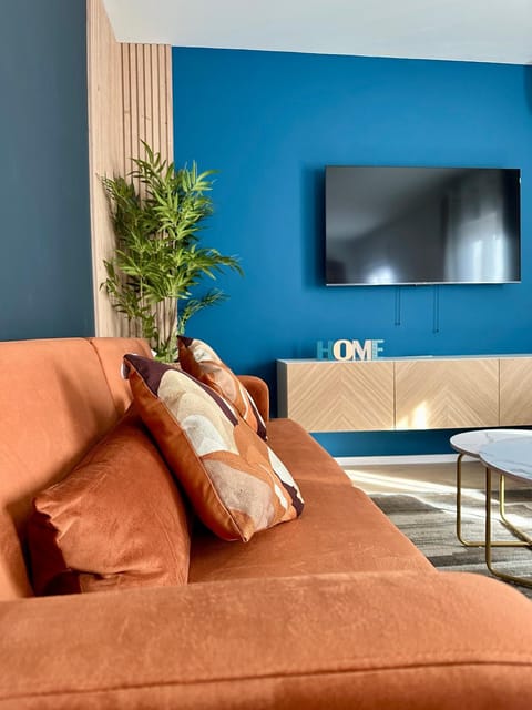 Communal lounge/ TV room, Living room, Seating area