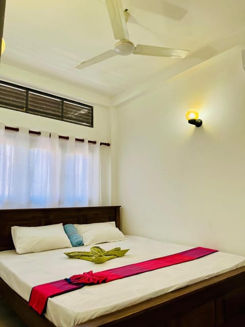 Bed, Photo of the whole room, Bedroom, air conditioner
