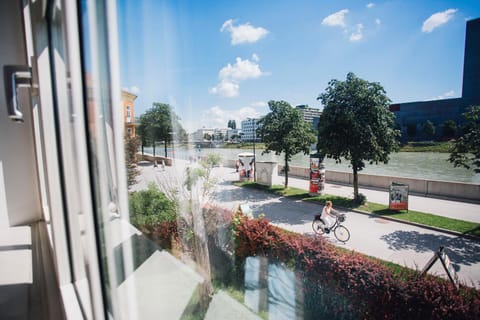 Day, Neighbourhood, River view