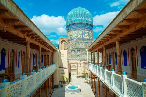 Property building, Nearby landmark, Day, Inner courtyard view