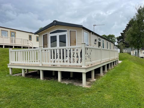 Property building, Balcony/Terrace, Garden view