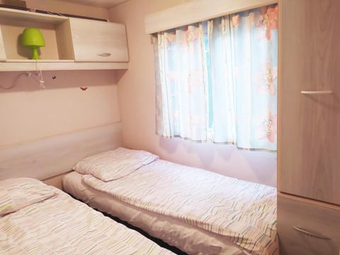 Mobile-Home tout Confort à 25min de St Etienne et Annonay House in Auvergne-Rhône-Alpes