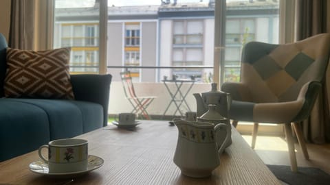 Living room, Seating area