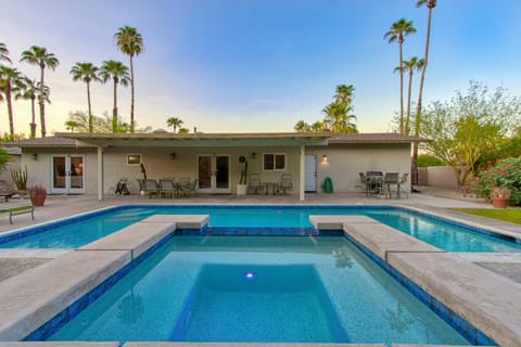 Vintage Paseo Getaway House in Indian Wells