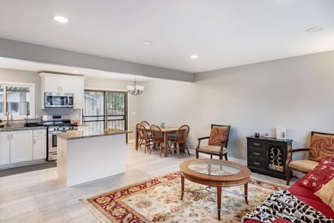 Kitchen or kitchenette, Living room, Seating area