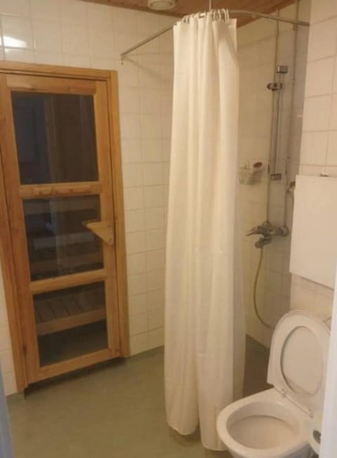 Own Sauna, across Shopping mall, 15min to Center Apartment in Uusimaa