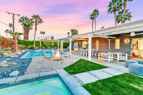 Patio, Garden view, Pool view, Swimming pool, sunbed