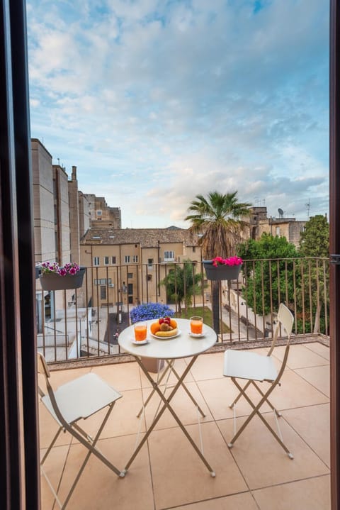 View (from property/room), Balcony/Terrace, Bedroom, Garden view