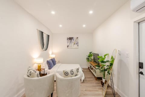 Miami North Beach Apartment in Golden Glades