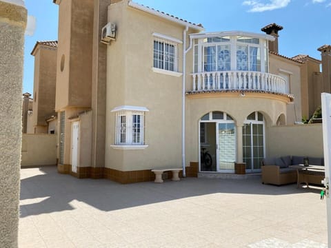 Property building, Day, Garden